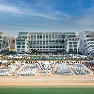 Hilton Palm Jumeirah منتجع دبي